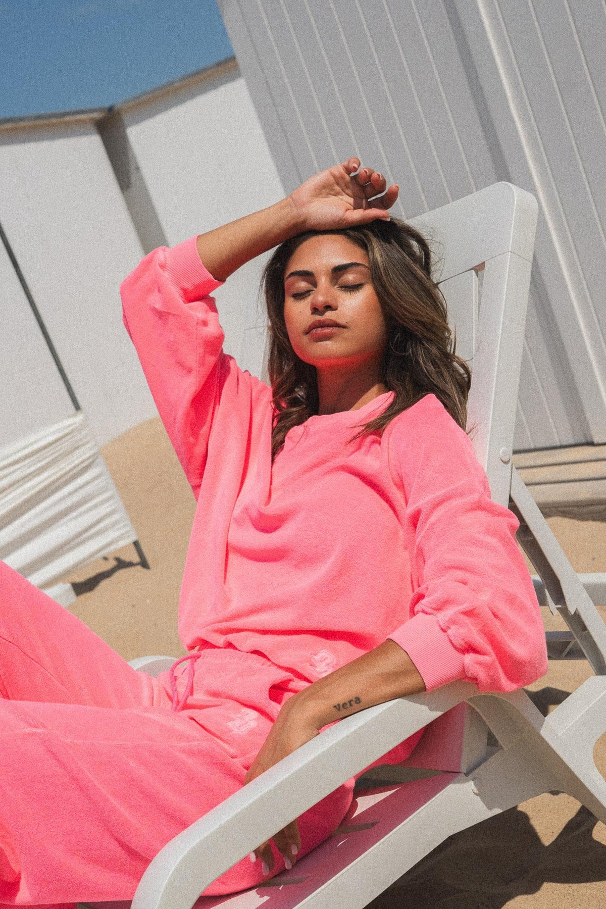 SYDNEY SWEATER - Neon Pink