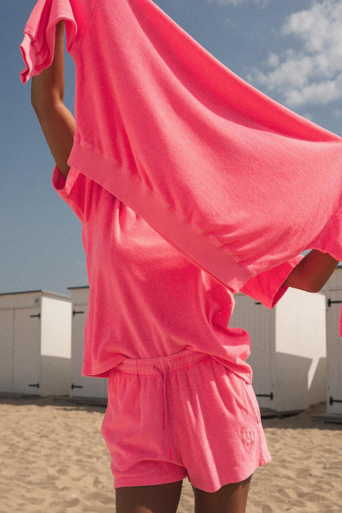 SYDNEY SWEATER - Neon Pink