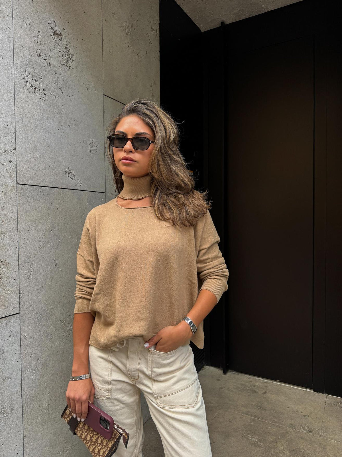 MAEVI - Cut Out Pull - Camel